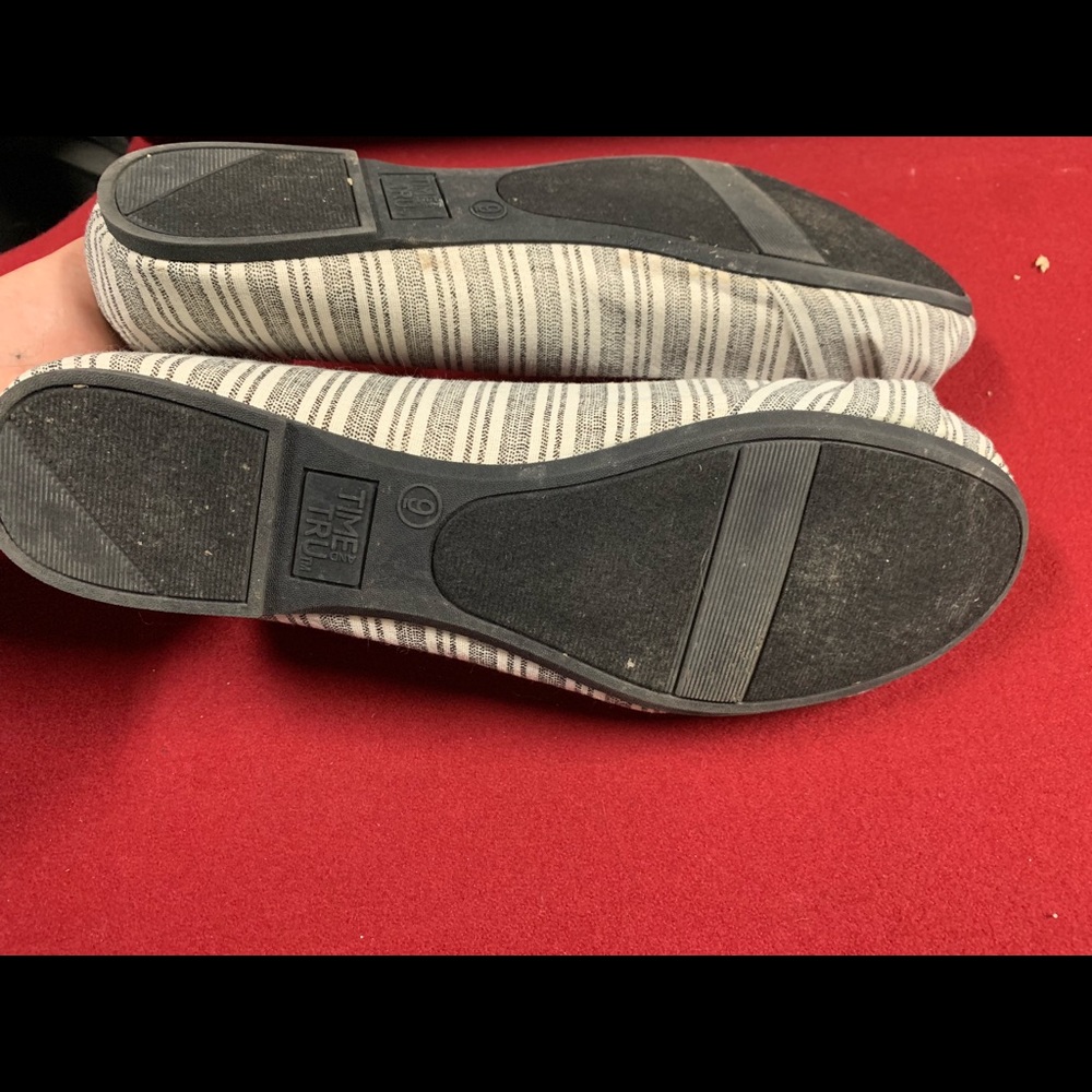 Slip on shoes size 9 women’s